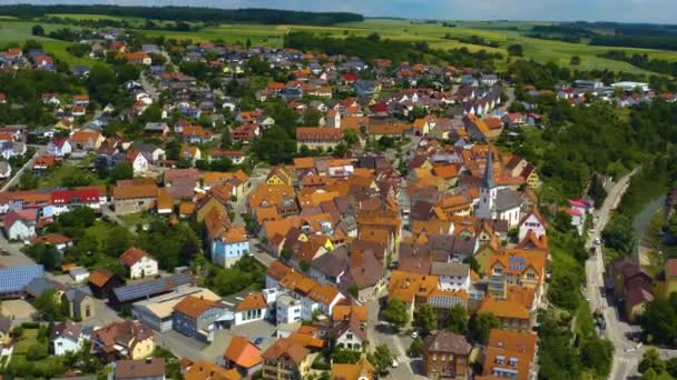 Luftaufnahme Von Der Altstadt Der Stadt Neudenau Deutschland Einem Sonnigen — Stockvideo