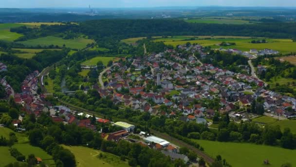 Széles Légi Kilátás Nyílik Város Herbolzheim Németországban Egy Napsütéses Tavaszi — Stock videók