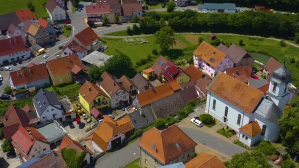 Luchtfoto Vanuit Het Dorp Allfeld Duitsland Ronde Pan Rechts Boven — Stockvideo