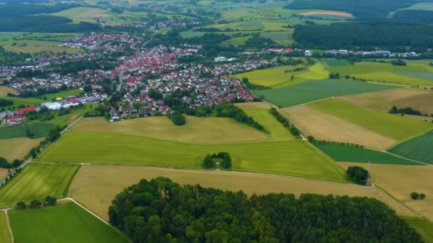 ドイツの村Alglasterhausenの空中 ワイドビュー — ストック動画