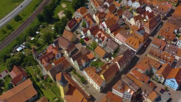 Vista Aerea Dalla Città Gundelsheim Castello Horneck Germania Pan Destra — Video Stock