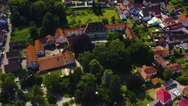 Veduta Aerea Del Villaggio Del Palazzo Heinsheim Germania Zoom Fuori — Video Stock