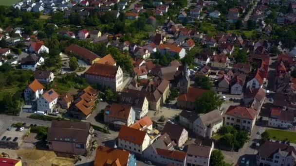 Vue aérienne de la ville Bad Friedrichshall en Allemagne. Poêle ronde à gauche au-dessus du palais et de l'église.