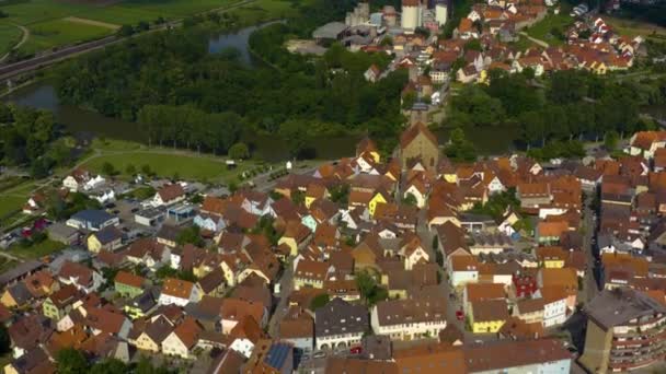 德国劳芬纳吉卡尔市的空中景观 潘就在老城的正上方 — 图库视频影像