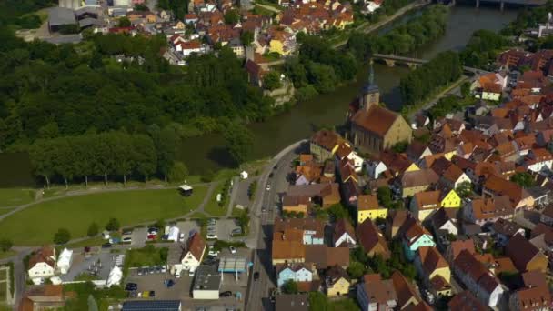 Vista Aérea Ciudad Lauffen Neckar Alemania Ascendiendo Lado Ciudad — Vídeos de Stock