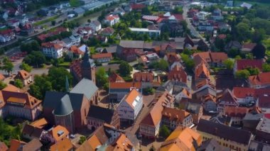 Almanya 'daki Buchen köyünün hava manzarası. Güneşli bir bahar sabahında.