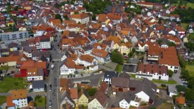 Almanya 'daki Duvar Duvarı' nın havadan görünüşü. Baharın güneşli bir gününde.