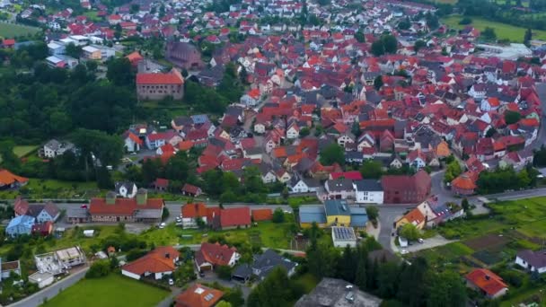 Luchtfoto Van Het Dorp Kuelsheim Duitsland Een Bewolkte Dag Het — Stockvideo