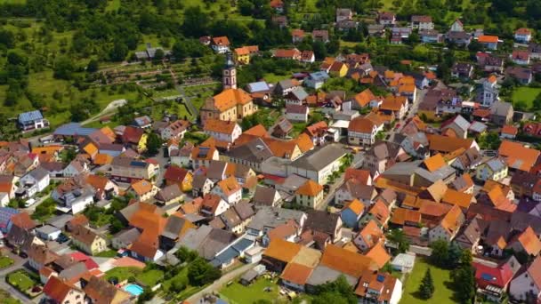 Widok Lotu Ptaka Wieś Reicholzheim Niemczech Słoneczny Dzień Wiosną — Wideo stockowe