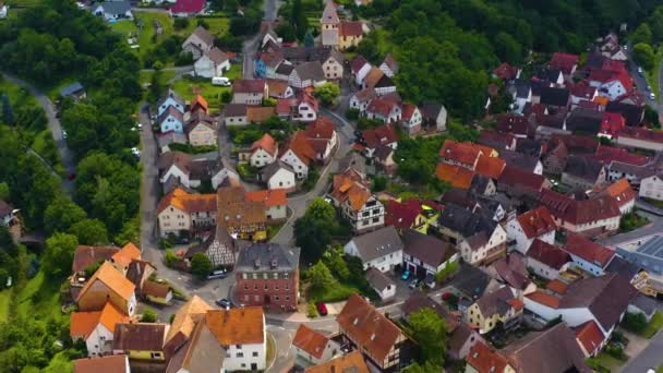 ドイツの村Urpharの空中ビュー 春の日 — ストック動画