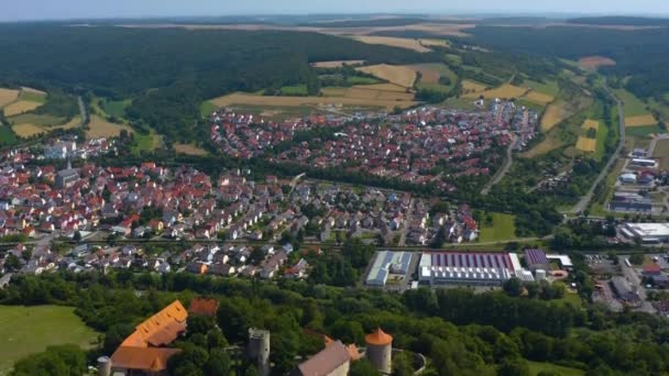 德国Igersheim村和Burg Neuhaus城堡的空中景观 — 图库视频影像