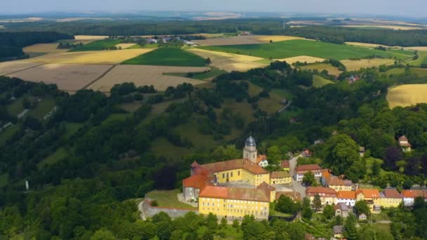 Luchtfoto Van Het Dorp Paleis Schloss Bartenstein Duitsland Een Zonnige — Stockvideo