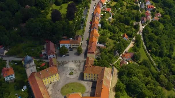 Vista Aérea Del Pueblo Palacio Schloss Bartenstein Alemania Día Soleado — Vídeos de Stock