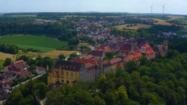 Luftaufnahme Des Dorfes Und Der Burg Kirchberg Der Jagst Einem — Stockvideo