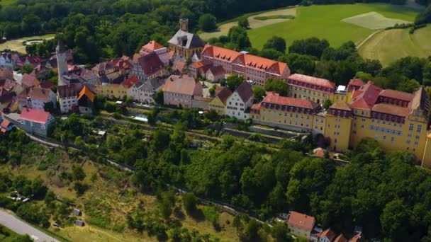 Luftaufnahme Des Dorfes Und Der Burg Kirchberg Der Jagst Einem — Stockvideo