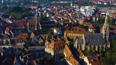Esslingen, Almanya 'da şehrin eski kısmının havası. Güneşli bir bahar sabahında