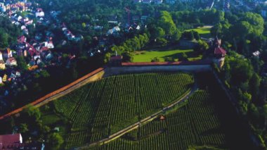 Esslingen, Almanya 'da şehrin eski kısmının havası. Güneşli bir bahar sabahında