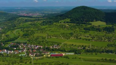 Almanya 'daki Neidlingen' in hava görüntüsü.