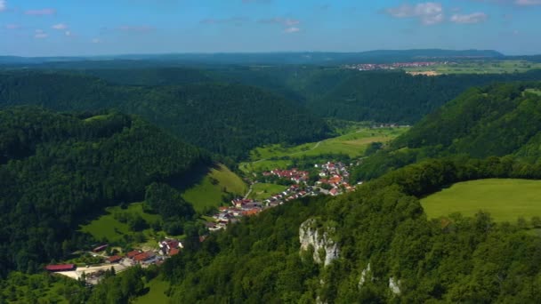 Luftaufnahme Des Dorfes Gutenberg Deutschland Die Kamera Schwenkt Nach Links — Stockvideo