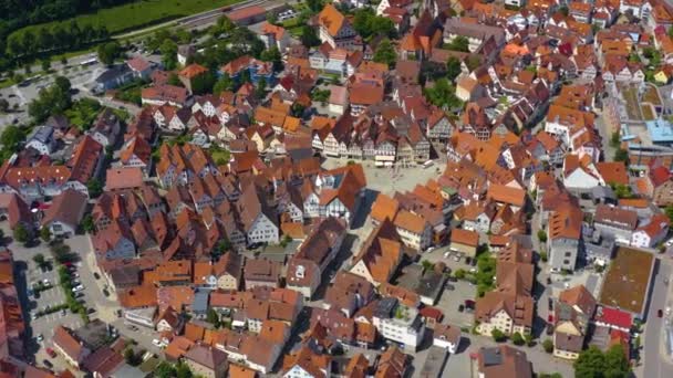 Vista Aérea Parte Antiga Cidade Bad Urach Alemanha Num Dia — Vídeo de Stock