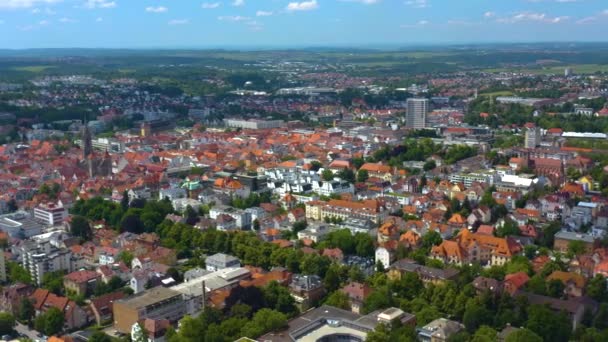 Almanya Daki Reutlingen Şehrinin Hava Görüntüsü Baharın Güneşli Bir Gününde — Stok video
