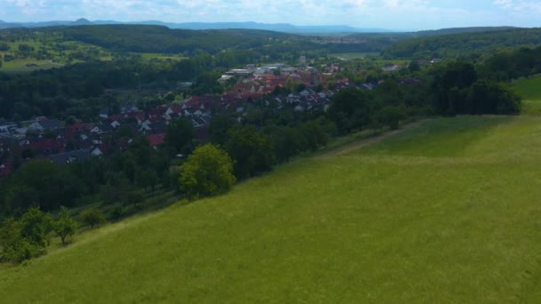 ドイツのネッカートレイルフィンゲンの空中ビュー — ストック動画