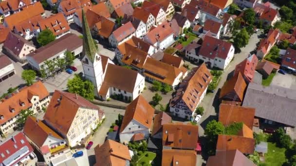 Luchtfoto Van Het Dorp Aichtal Duitsland Een Zonnige Dag Het — Stockvideo