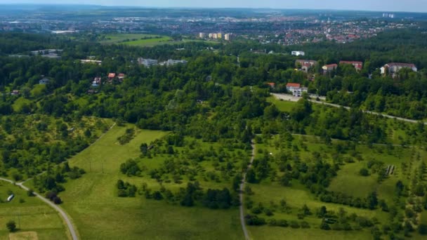 Αεροφωτογραφία Του Boeblingen Στη Γερμανία Ανεβαίνοντας Πίσω Από Λόφους Αποκαλύπτοντας — Αρχείο Βίντεο