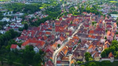 Almanya 'daki Rottweil şehrinin eski bölümünün havadan görüntüsü. 