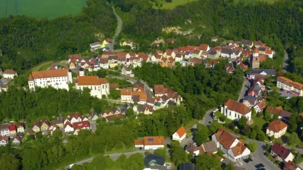 Vista Aérea Aldeia Castelo Haigerloch Alemanha Num Dia Ensolarado Primavera — Vídeo de Stock