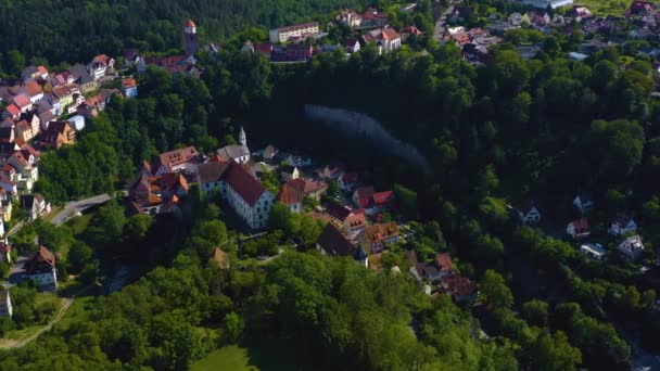 Vista Aérea Del Pueblo Castillo Haigerloch Alemania Día Soleado Primavera — Vídeos de Stock