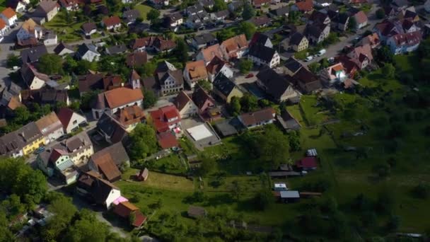 ドイツの村と城ワイラーの空中写真 — ストック動画