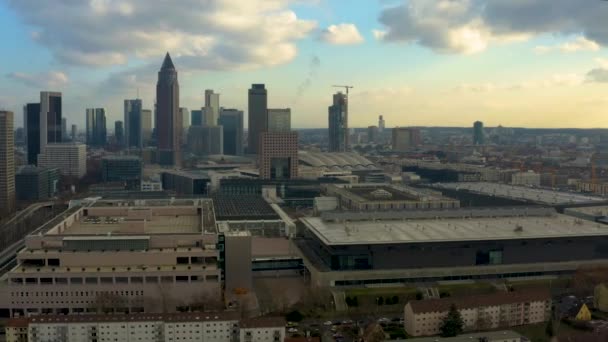 Flygfoto Över Frankfurt Centrum Och Messe Solig Tidig Morgon Hösten — Stockvideo