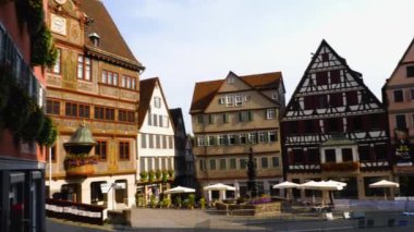 Eski Tuebingen kasabası Yazın güneşli bir günde, sabahın erken saatlerinde