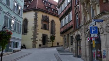 Eski Tuebingen kasabası Yazın güneşli bir günde, sabahın erken saatlerinde