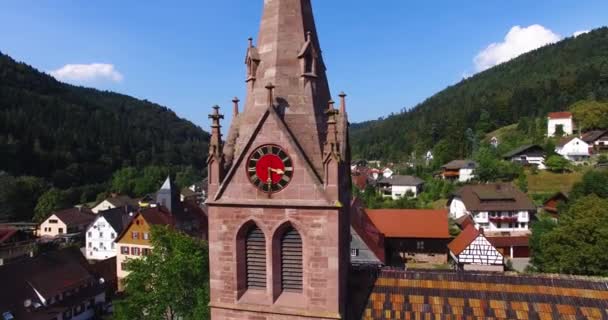 Flygfoto Byn Hoefen Der Enz Tyskland Flyger Runt Kyrkan — Stockvideo