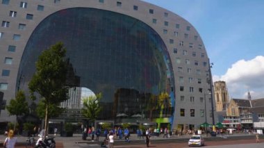 Rotterdam, Hollanda 'da Rotterdam Pazar Salonu Yazın güneşli bir günde
