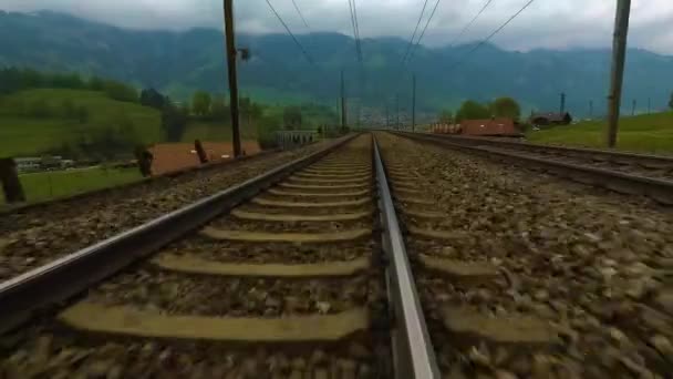 Λήξη Της Σιδηροδρομικής Διαδρομής Στην Κοιλάδα Kandertal Στην Ελβετία — Αρχείο Βίντεο