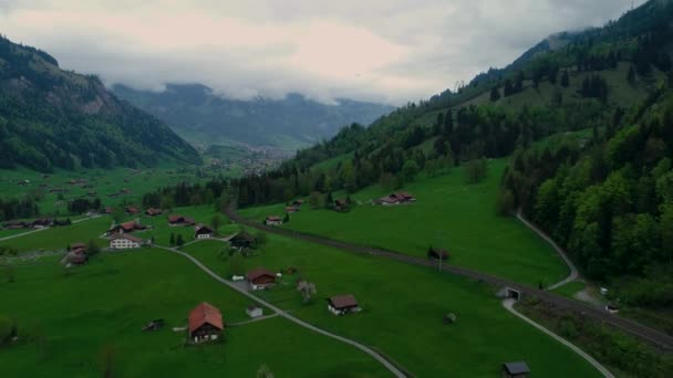 Luchtfoto Van Het Kandertal Zwitserland Een Bewolkte Zomerdag — Stockvideo