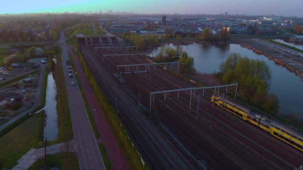 Comboio Carga Contentores Betuweroute Nos Países Baixos Vai Túnel Betuwelijn — Vídeo de Stock