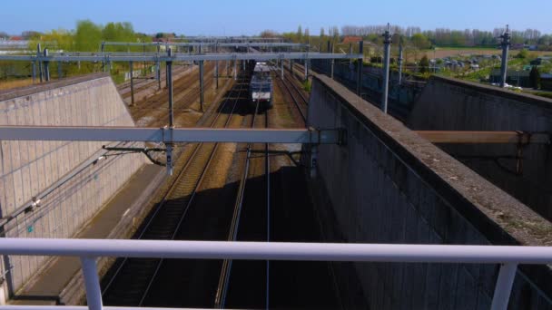 Containerfrachtzug Auf Der Betuweroute Den Niederlanden Fährt Tunnel Betuwelijn — Stockvideo