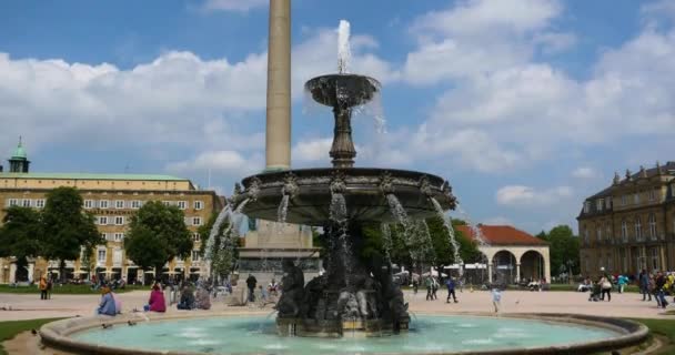 夏の晴れた日にドイツのシュロッスプラッツのダウンタウン — ストック動画