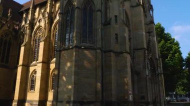 Almanya 'nın Stuttgart kentindeki Johanneskirche am Feuersee kilisesine yakın.