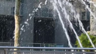 Stuttgart, Almanya 'da Koenigsplatz' da yazın güneşli bir günde.