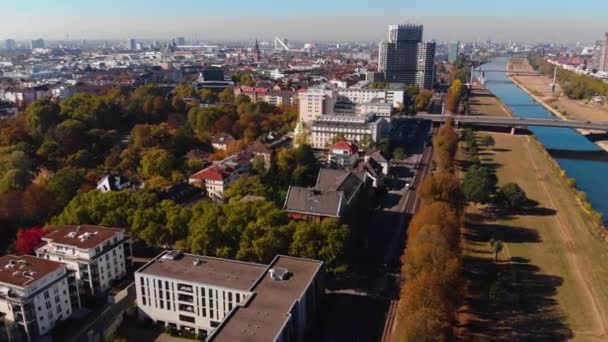 Sonbaharda Güneşli Bir Günde Almanya Nın Mannheim Kentinin Havadan Görünüşü — Stok video