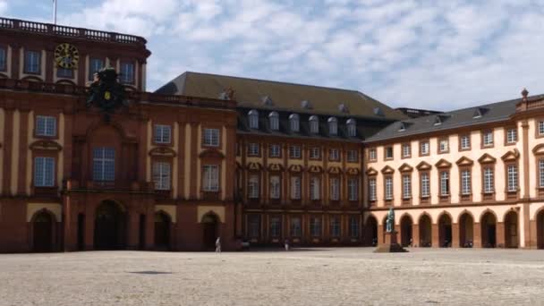 Вид Університет Міста Мангейм Німеччині Сонячний День Влітку — стокове відео