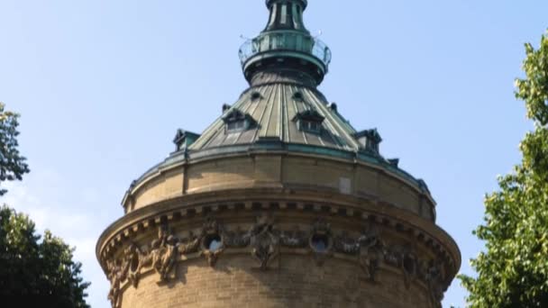 Uitzicht Watertoren Fontein Mannheim Duitsland Aan Friedrichsplatz Een Zonnige Dag — Stockvideo