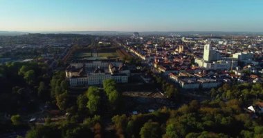 Sonbaharın güneşli sabahında Ludwigsburg şehir merkezinin hava manzarası