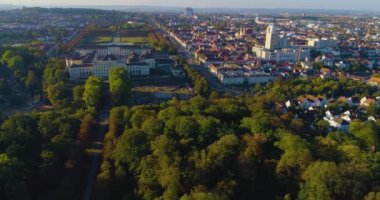 Sonbaharın güneşli sabahında Ludwigsburg şehir merkezinin hava manzarası