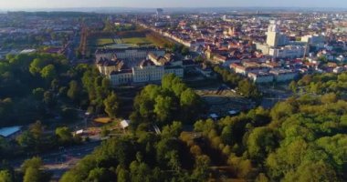 Sonbaharın güneşli sabahında Ludwigsburg şehir merkezinin hava manzarası